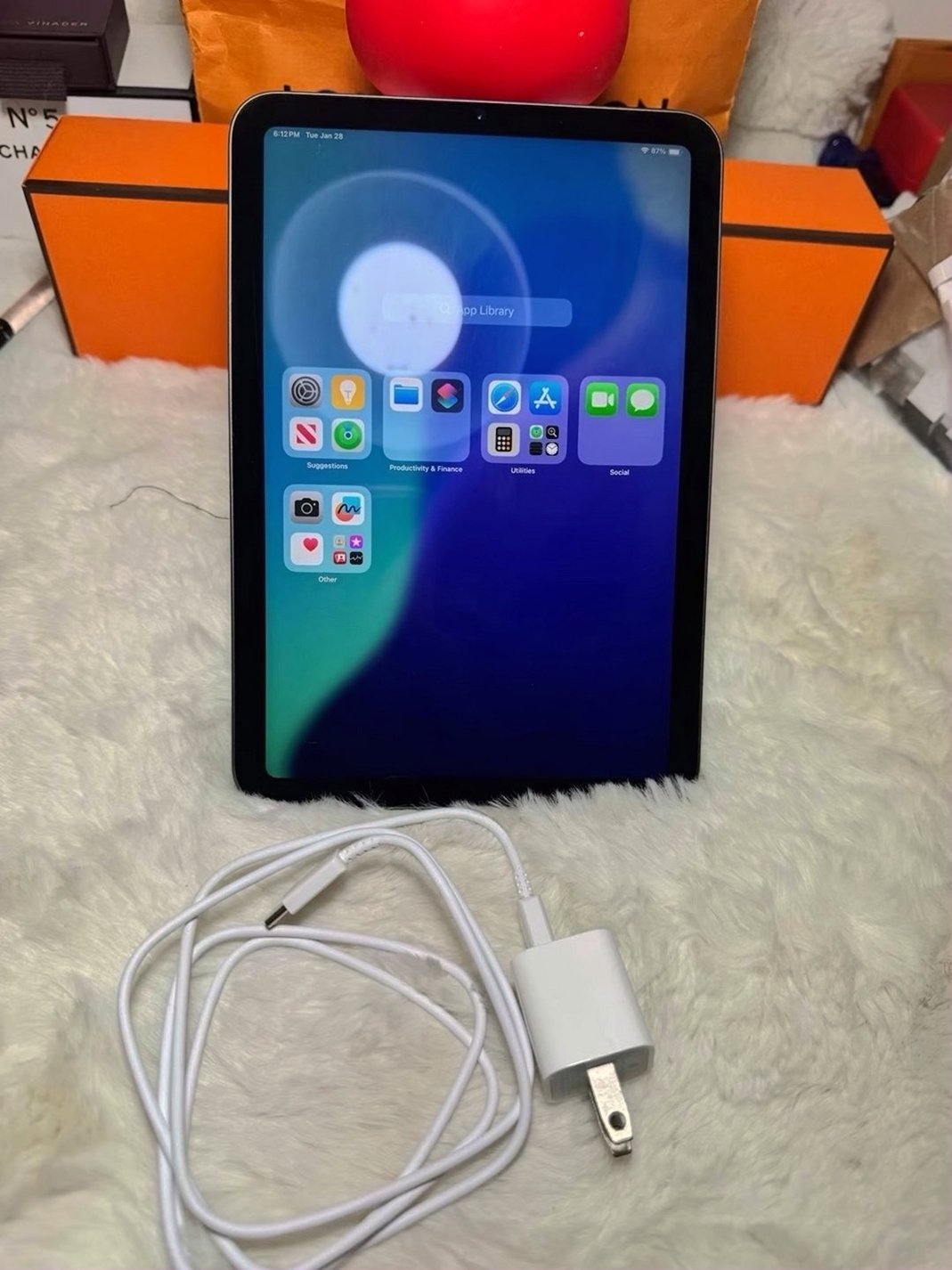 Apple iPad Mini 6th Gen 64GB Space Gray Unlocked - Used image 2