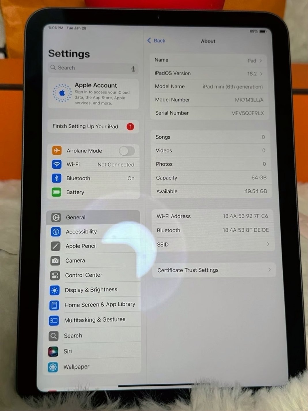 Apple iPad Mini 6th Gen 64GB Space Gray Unlocked - Used image 4