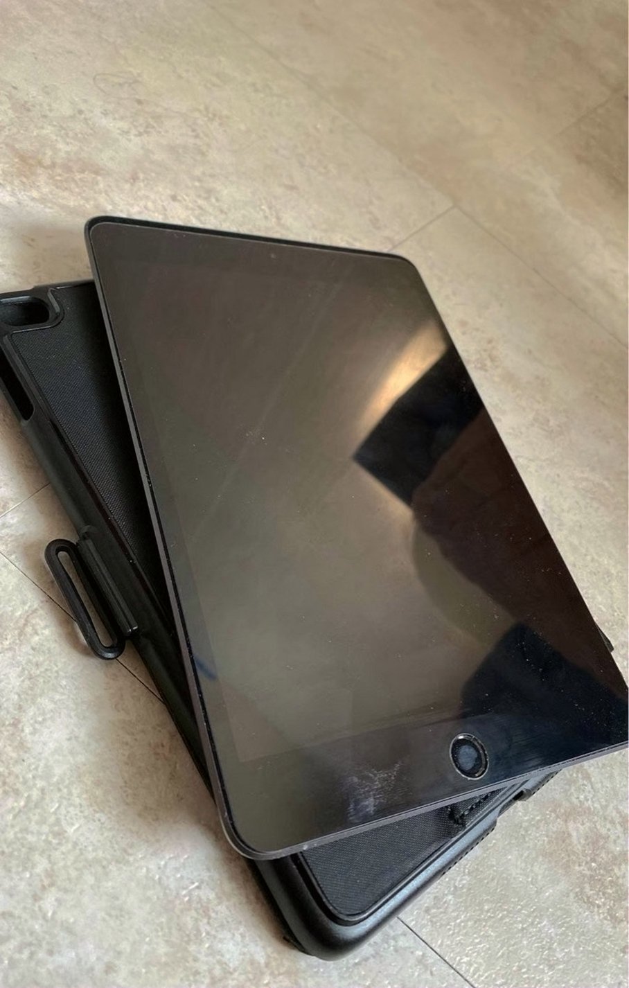 Apple iPad mini 5 64GB Space Gray Unlocked - Used image 3