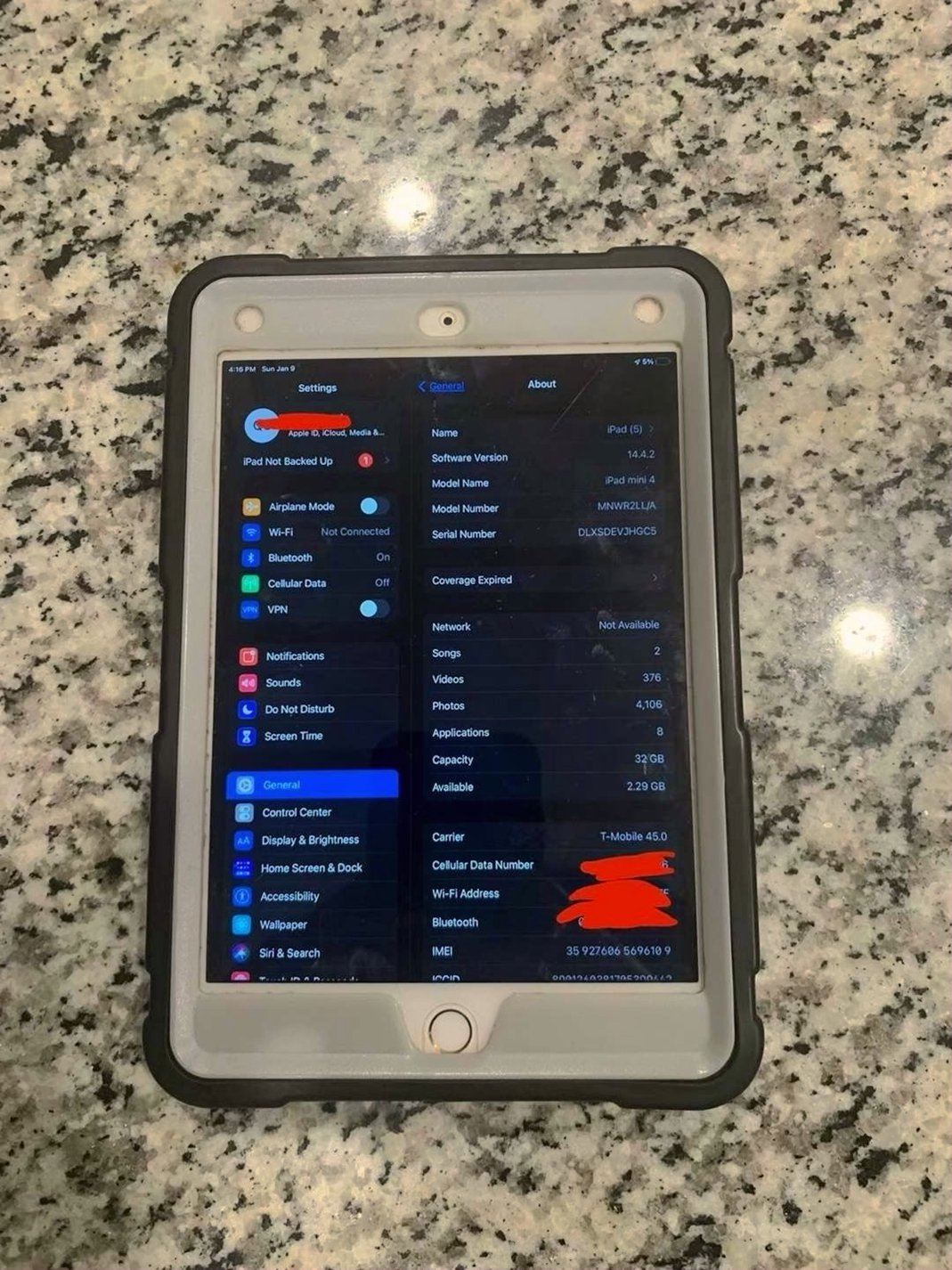 Apple iPad Mini 4 32GB Gold Unlocked - Used image 3