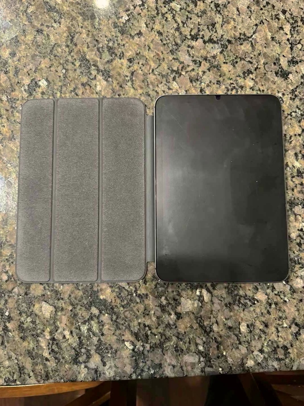 Apple iPad Mini 6th Generation 64GB Space Gray Unlocked - Used image 2