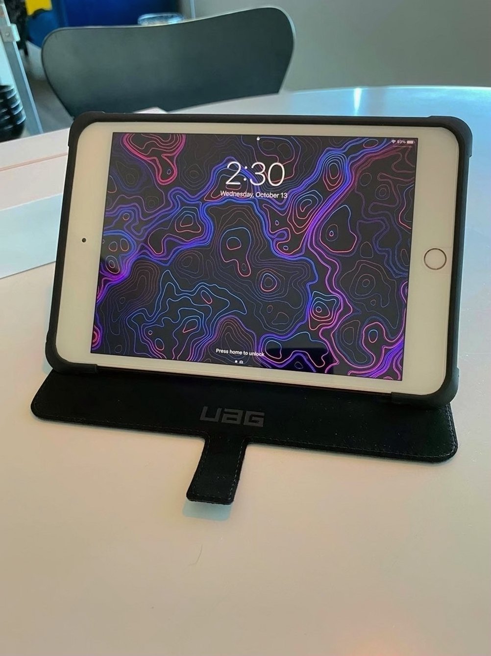 Apple iPad Mini 5th Generation 64GB Rose Gold Unlocked - Used image 2