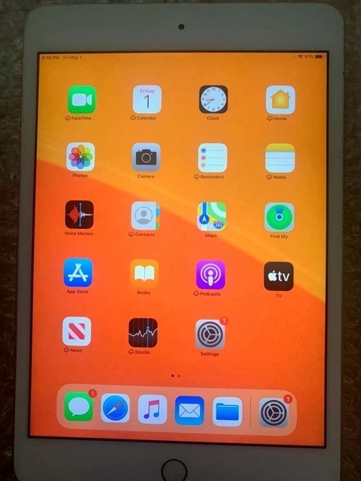 Apple iPad mini 4th Generation 64GB Gold Unlocked - Used image 2