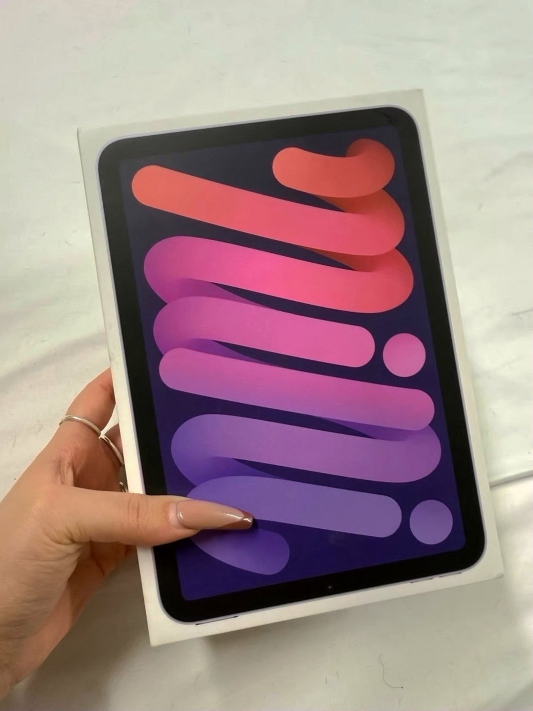 Apple iPad Mini 6th Generation 64GB Purple Unlocked - Used image 2