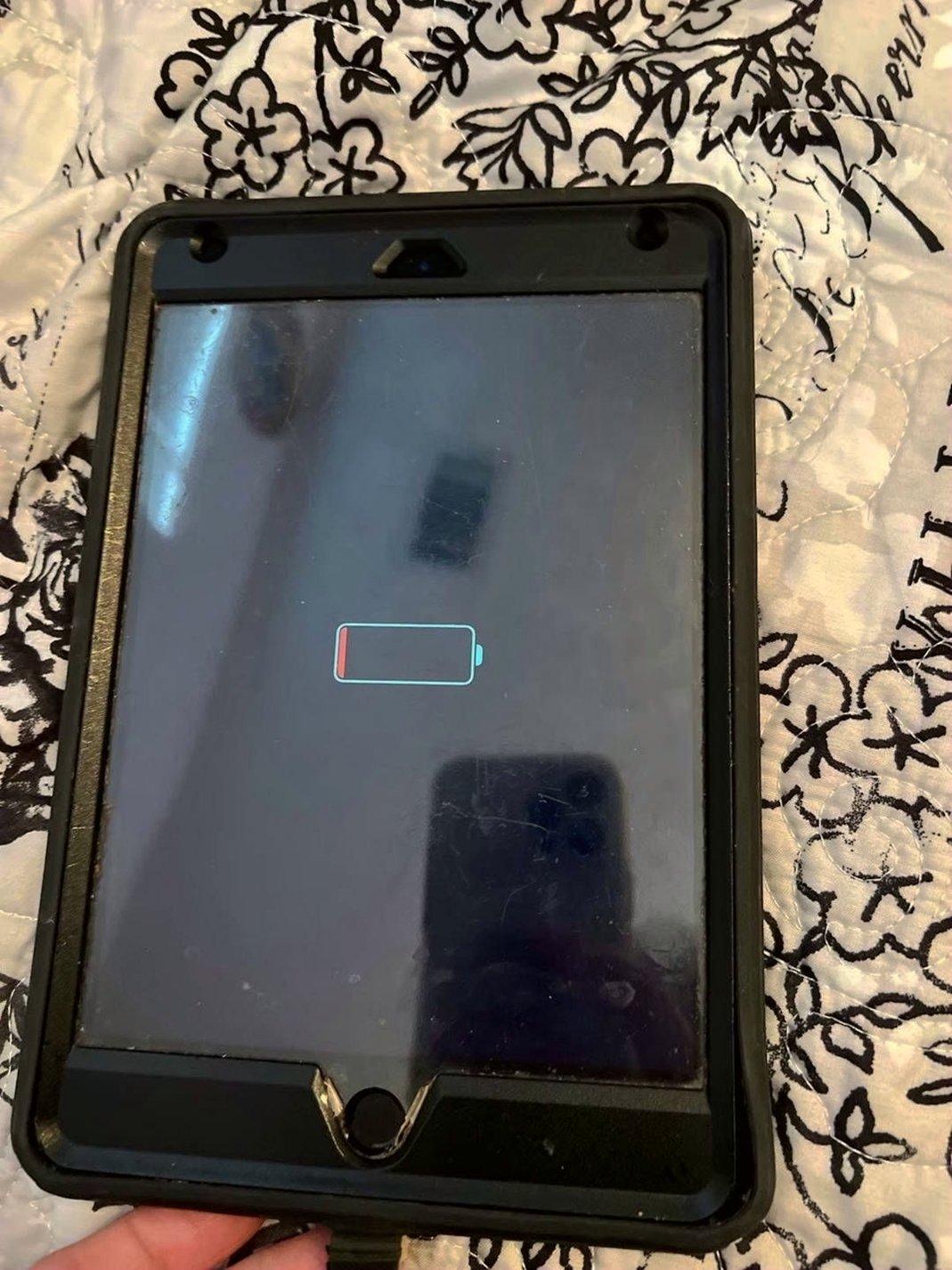 Apple iPad Mini 4 128GB Unlocked Used image 5