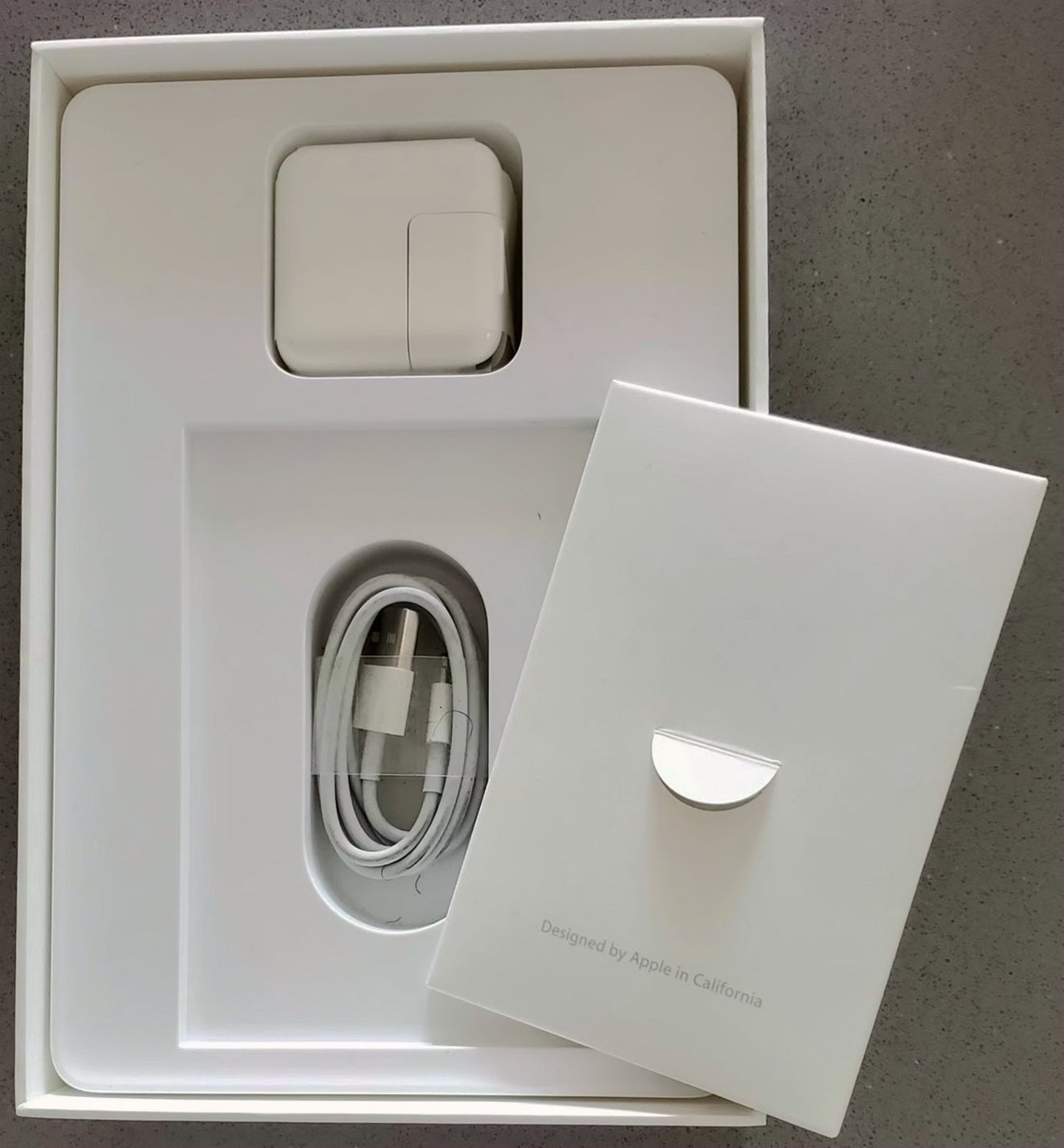 Apple iPad Mini 128GB Silver Unlocked - Used image 5