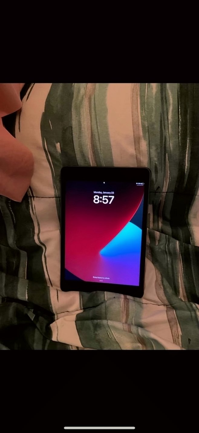Apple iPad mini (2019) 64GB Unlocked - Used