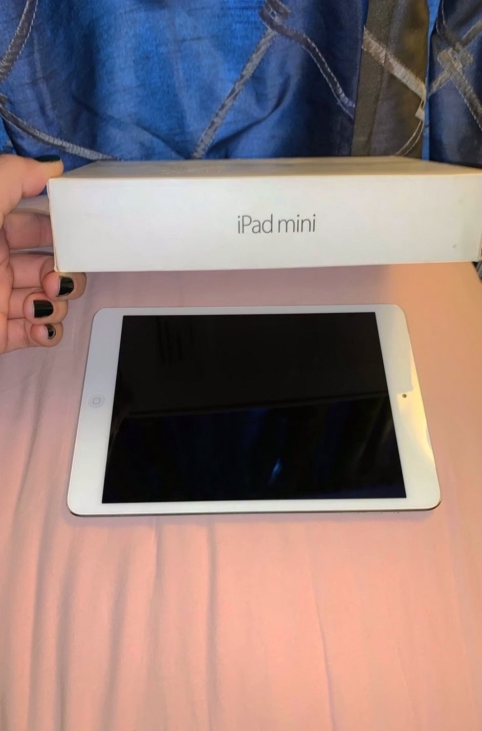 Apple iPad mini 2nd Generation 32GB Silver Unlocked - Used