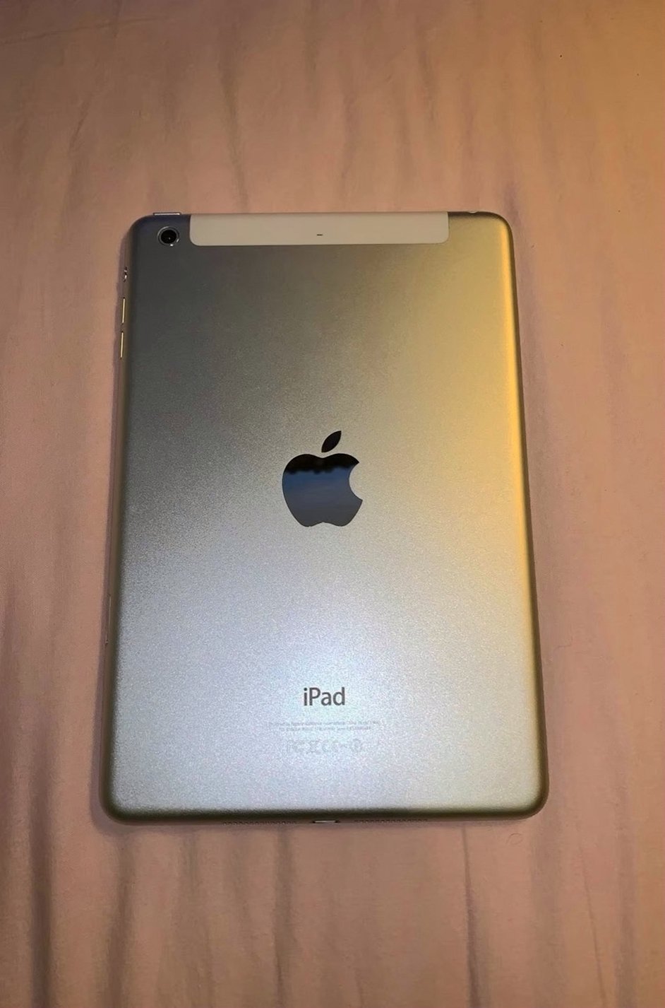 Apple iPad mini 2nd Generation 32GB Silver Unlocked - Used image 3