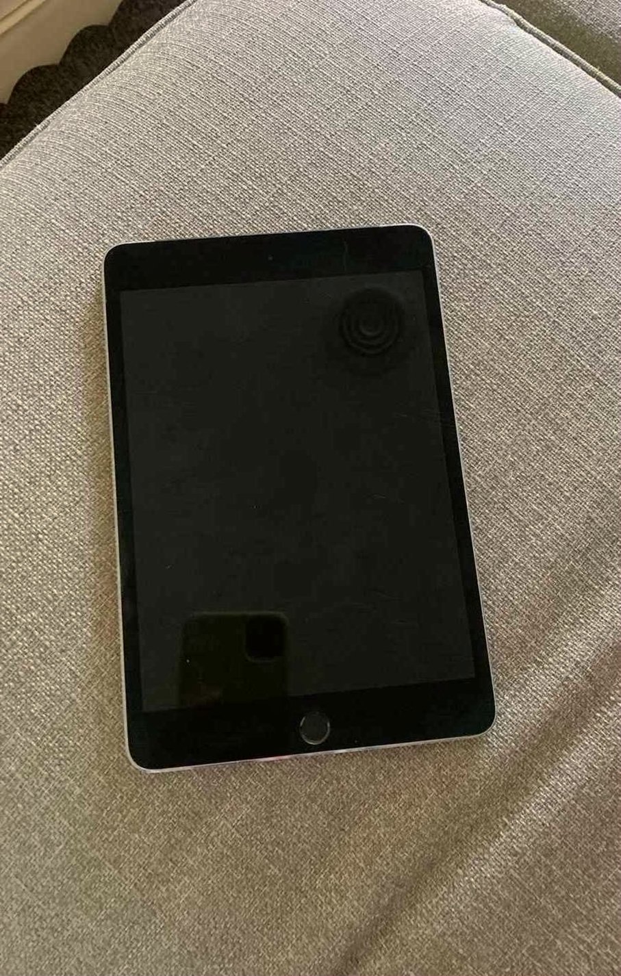 Apple iPad mini 4th Generation 16GB Space Grey Unlocked - Used