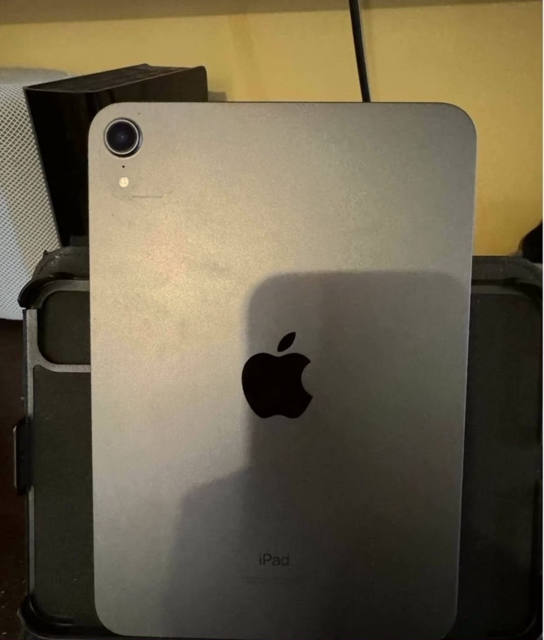 Apple iPad mini 6th Gen 64GB Space Gray Unlocked - Used image 3