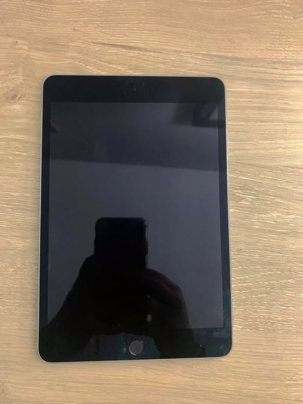 Apple iPad mini 7K57 32GB Space Gray Unlocked - Used image 5