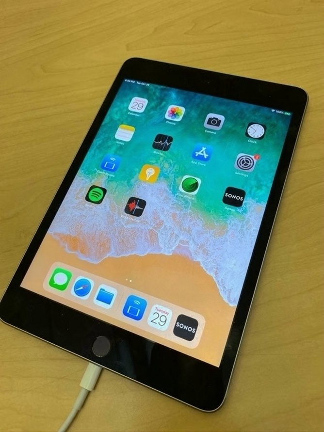 Apple iPad Mini 4 128GB Space Gray Unlocked - Used