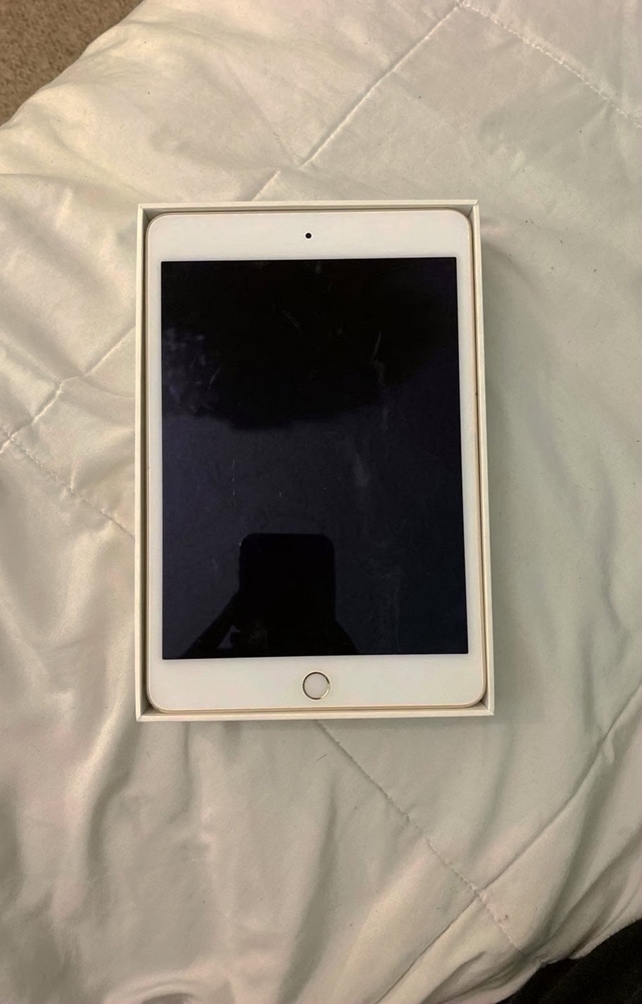 Apple iPad mini 4th Generation 128GB Gold Unlocked - Used image 3
