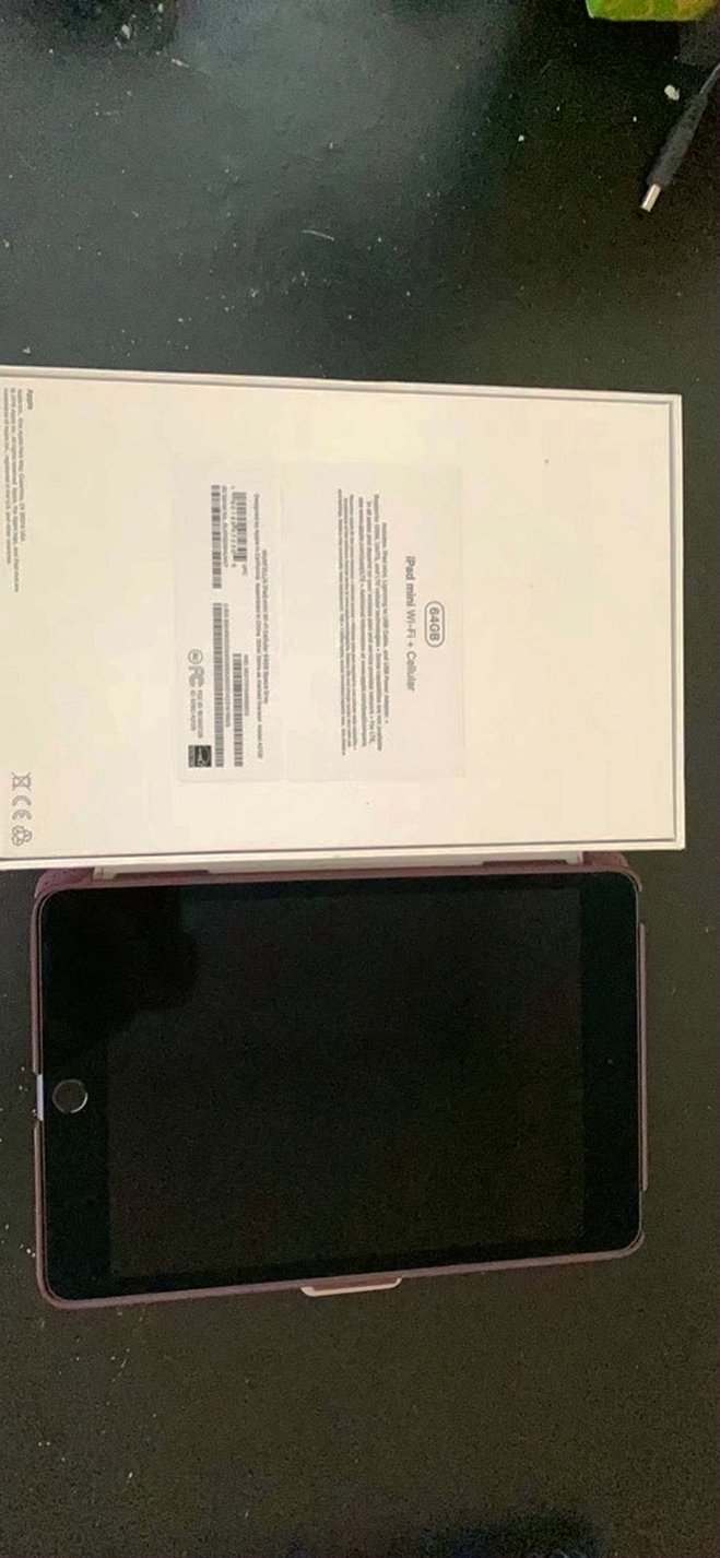Apple iPad mini 3rd Generation 64GB Silver Unlocked - Used