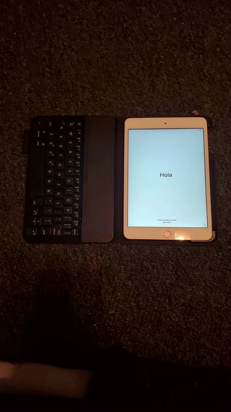 Apple iPad mini 3 128GB Unlocked Used image 2