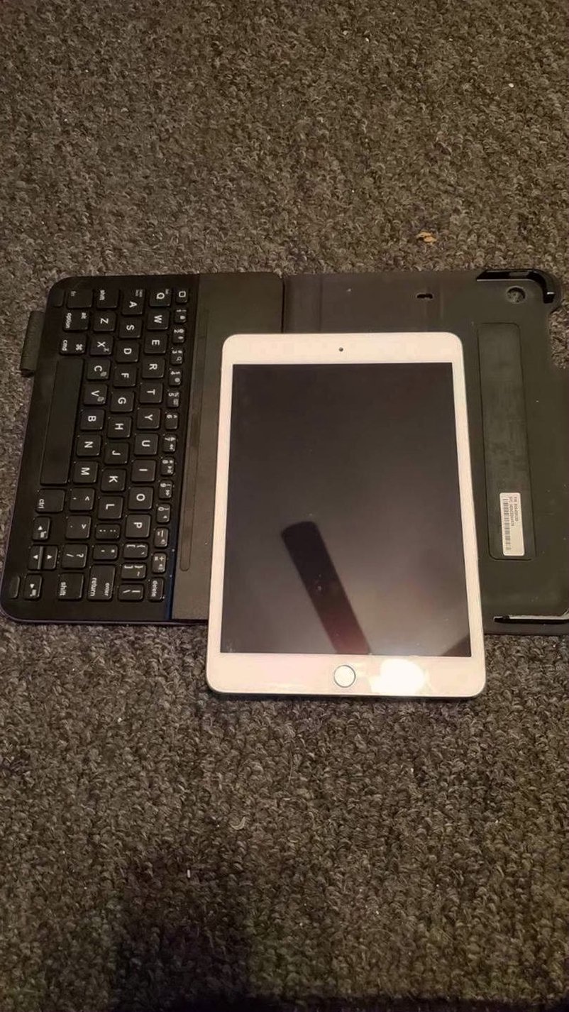 Apple iPad mini 3 128GB Unlocked Used image 4