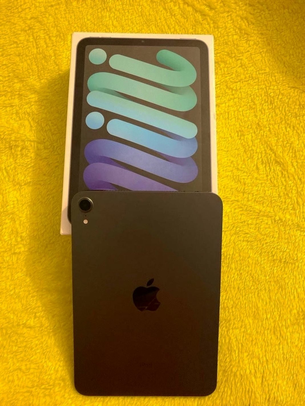Apple iPad Mini 6th Generation 64GB Unlocked - Used image 4