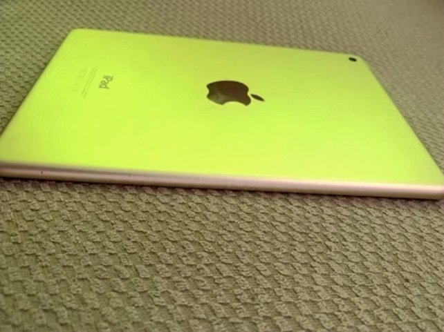 Apple iPad Mini 4 128GB Silver Unlocked - Used image 2