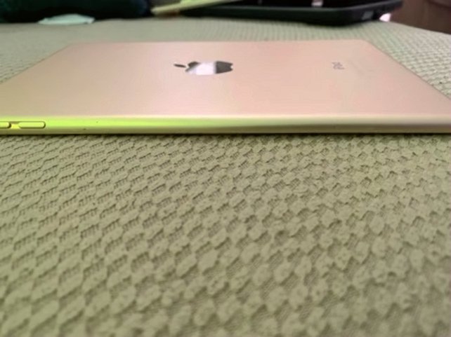 Apple iPad Mini 4 128GB Silver Unlocked - Used image 3