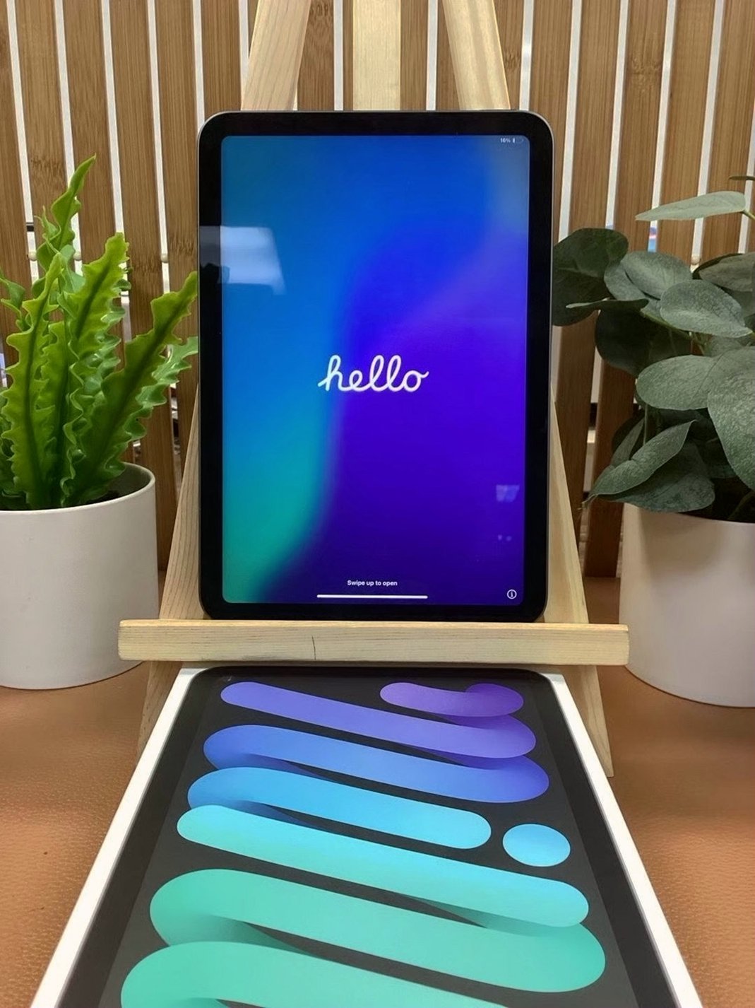 Apple iPad Mini 6th Generation 64GB Space Gray Unlocked - Used image 3