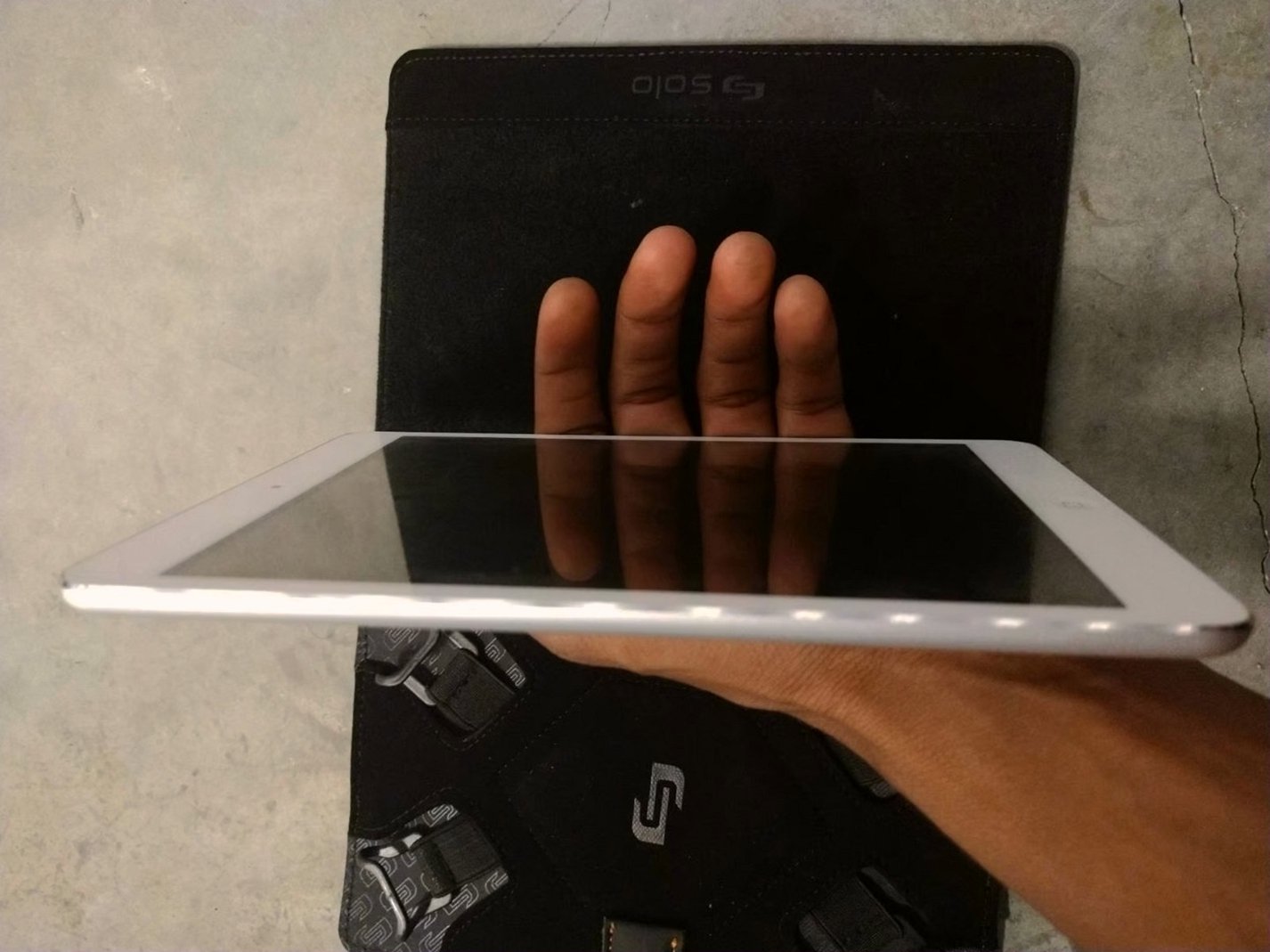 Apple iPad mini 1N28 64GB Space Gray Unlocked - Used image 3