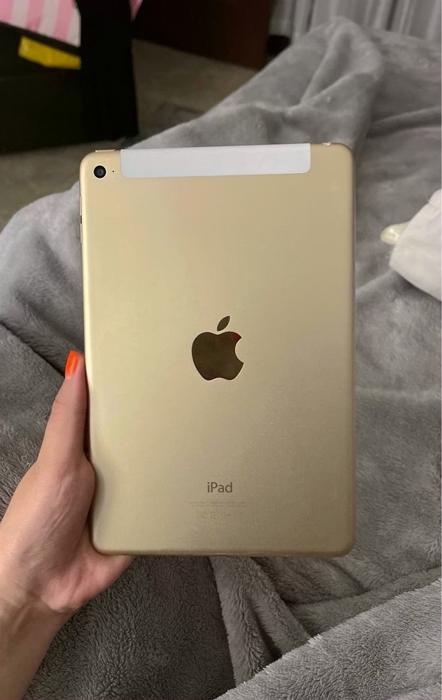 Apple iPad mini 4 16GB Space Gray Unlocked - Used image 5