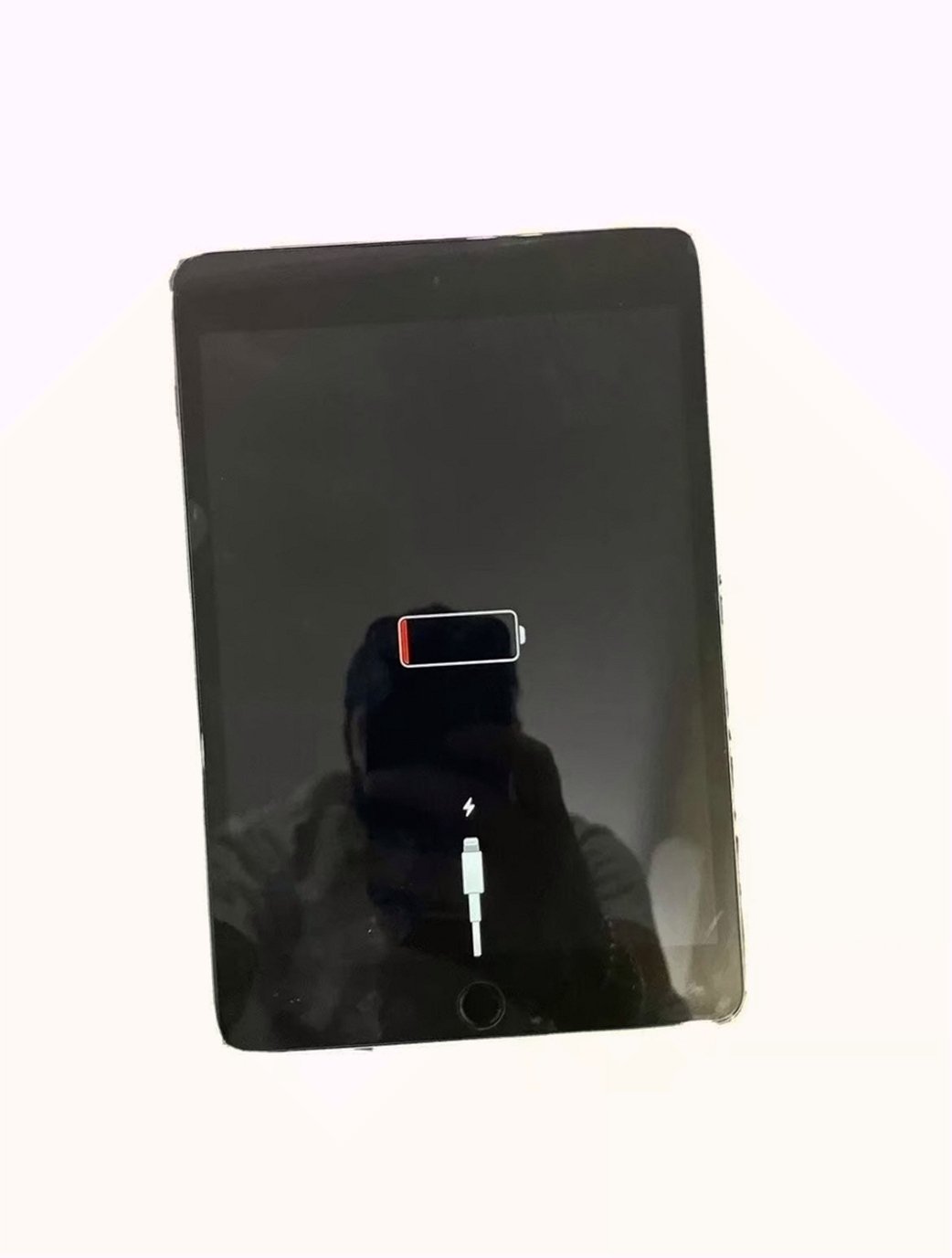 Apple iPad Mini 4th Generation 64GB Silver Unlocked - Used image 2