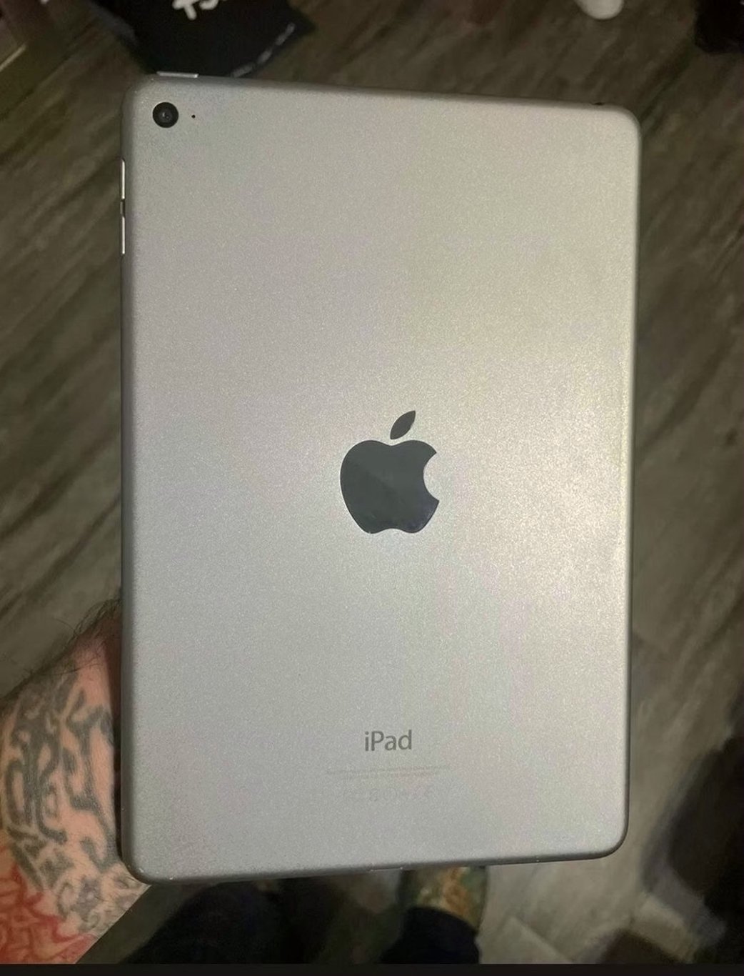Apple iPad Mini 4th Generation 64GB Silver Unlocked - Used image 4