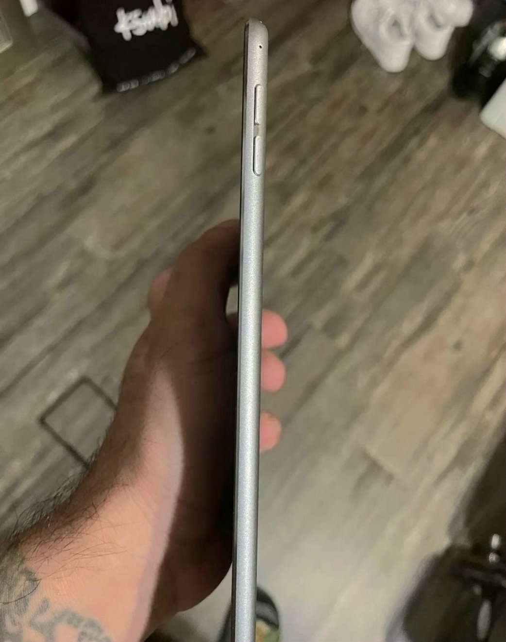 Apple iPad Mini 4th Generation 64GB Silver Unlocked - Used image 5