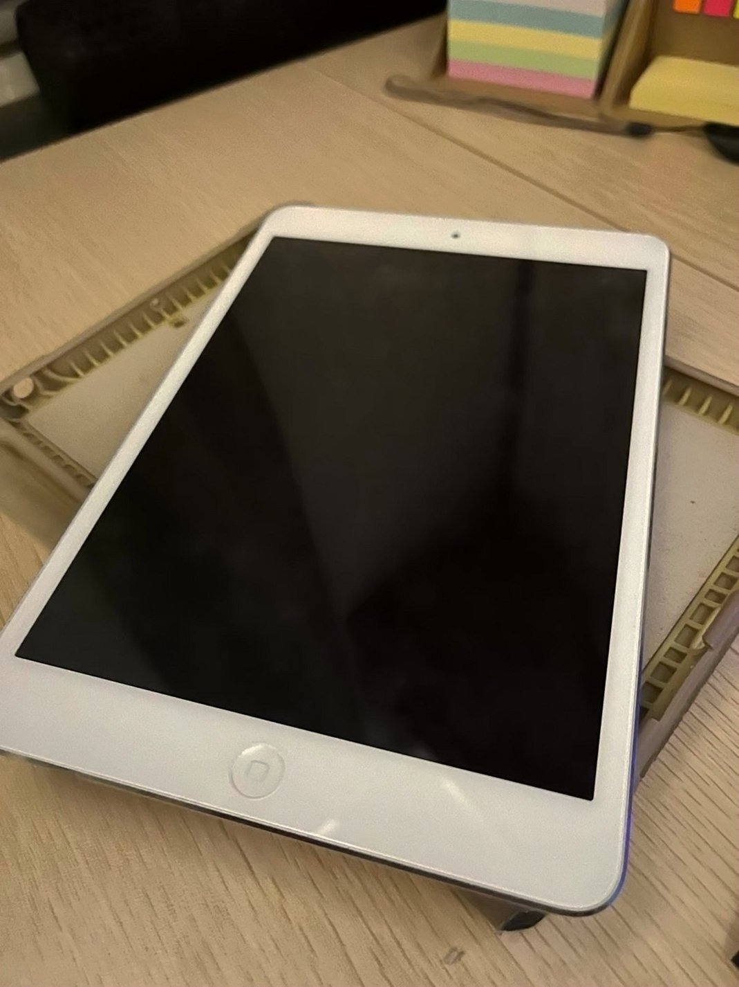 Apple iPad Mini 3 64GB Silver Unlocked - Used