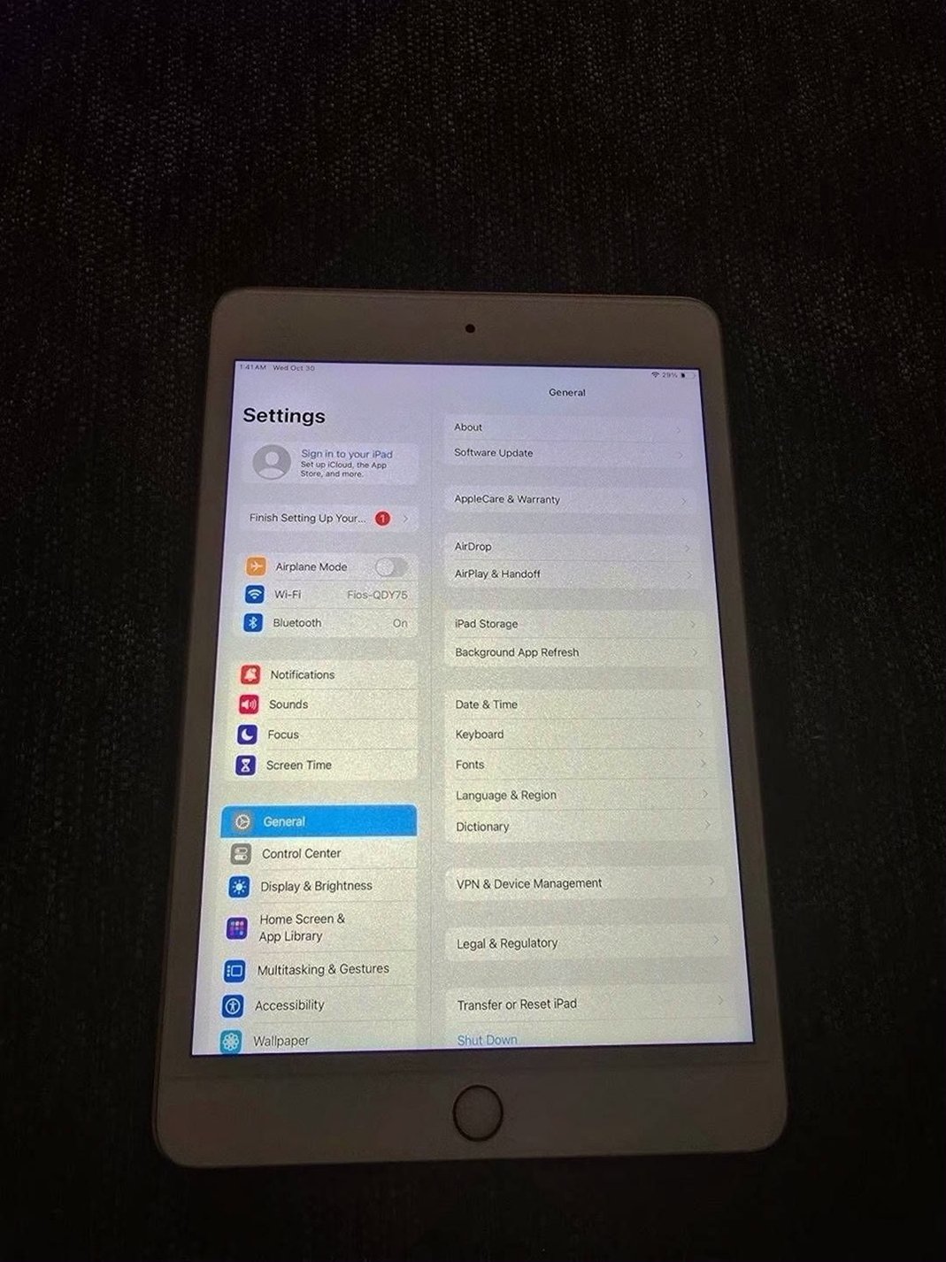 Apple iPad Mini 5th Generation 64GB Space Gray Unlocked - Used image 3