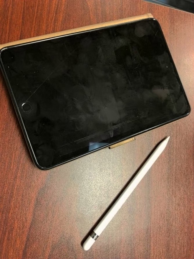 Apple iPad Mini 5th Generation 64GB Black Unlocked - Used image 5