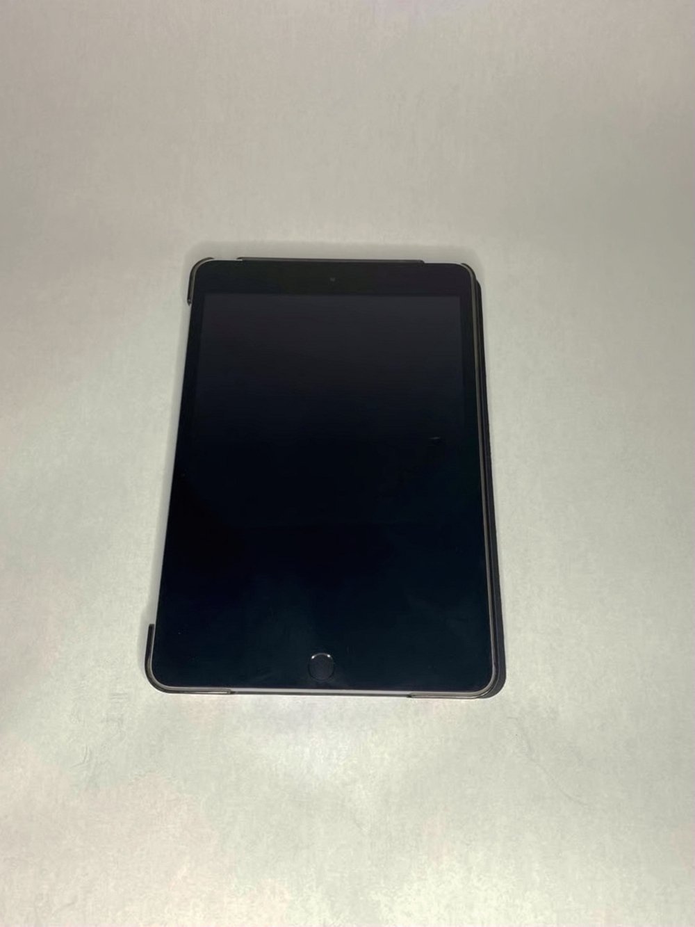 Apple iPad mini 3rd Generation 16GB Black Unlocked - Used image 2