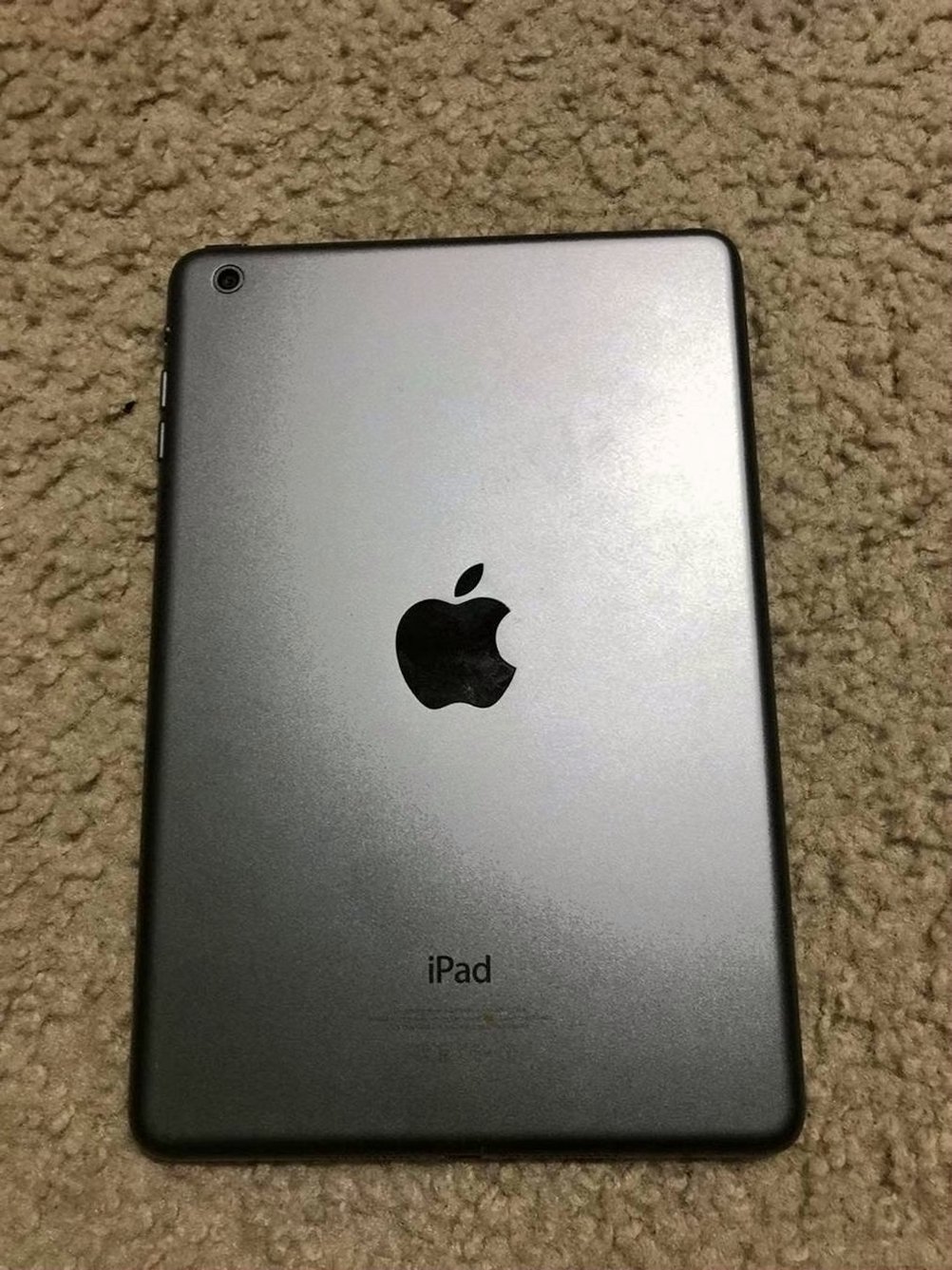Apple iPhone 7 Plus and iPad Mini 5J72 32GB Space Gray Unlocked - Used image 4