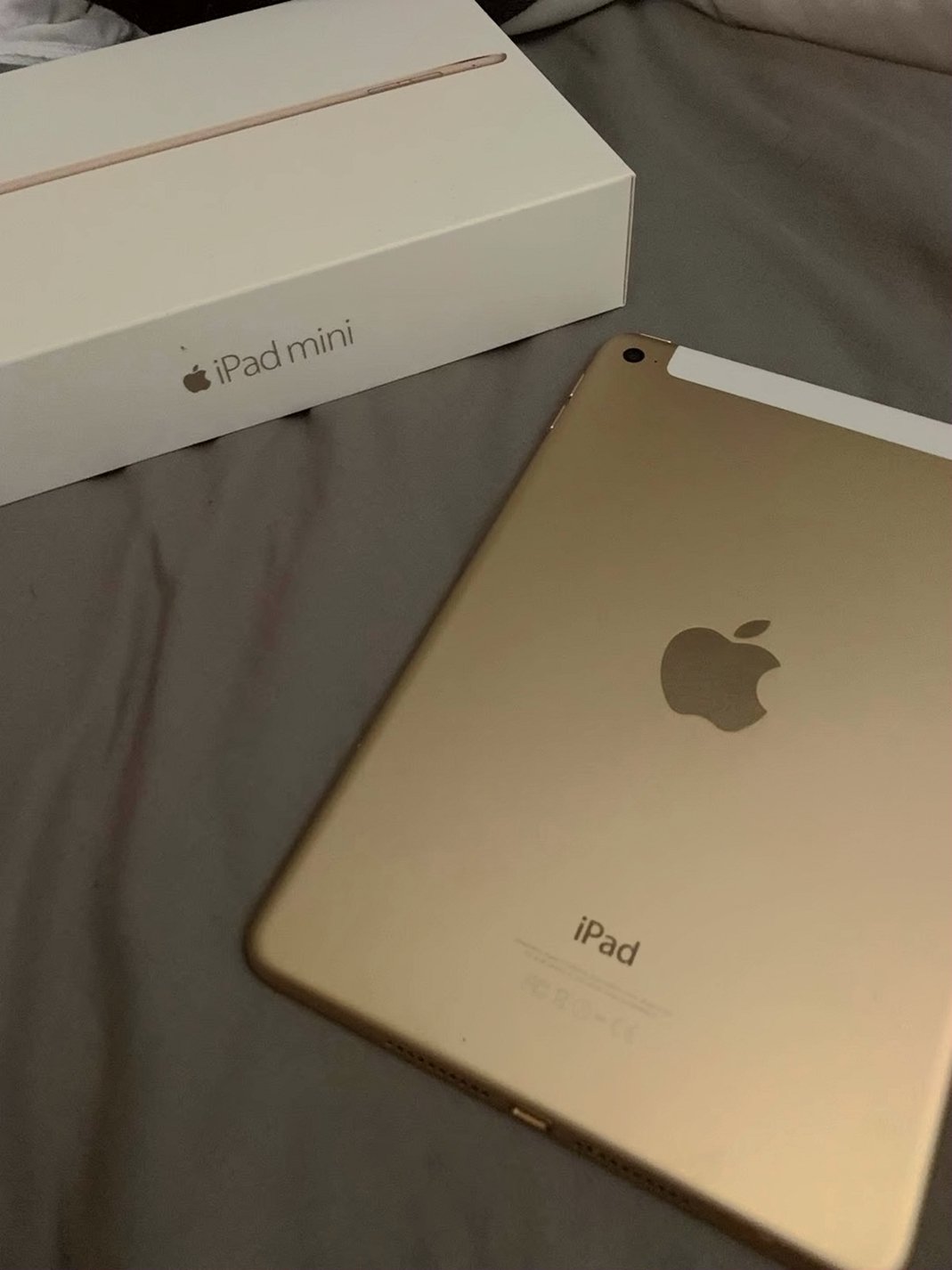 Apple iPad Mini 4th gen 32GB Gold Unlocked - Used image 2