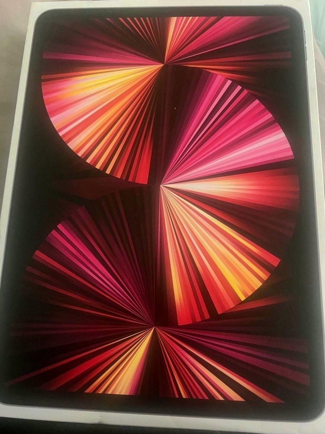 Apple iPad Pro 11 inch 3rd Generation 256GB Unlocked - Used