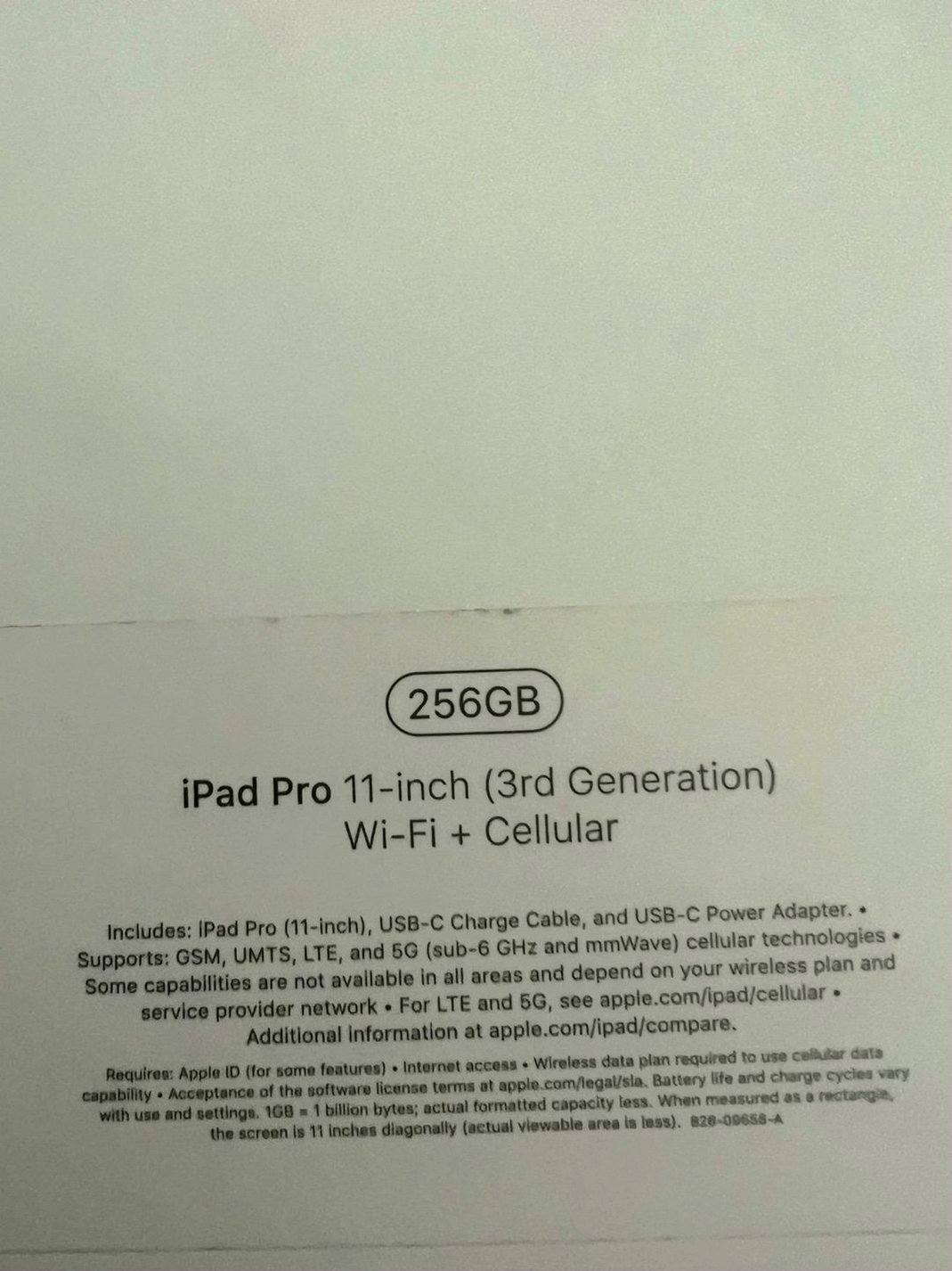 Apple iPad Pro 11 inch 3rd Generation 256GB Unlocked - Used image 3