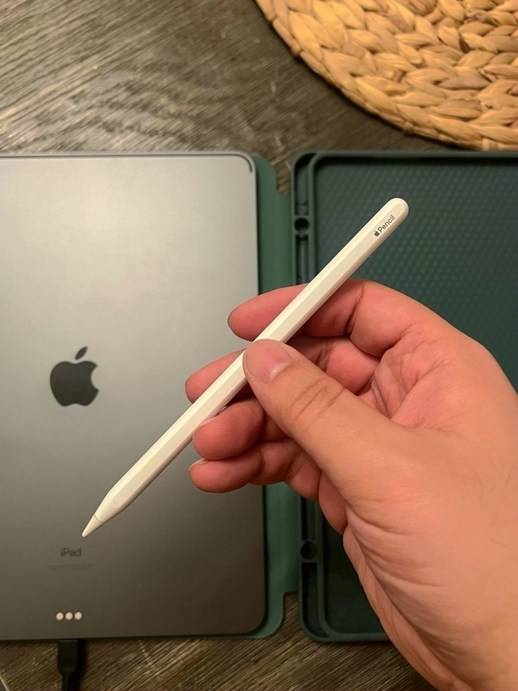 Apple iPad Pro 5th Generation 256GB Space Gray Unlocked - Used image 2