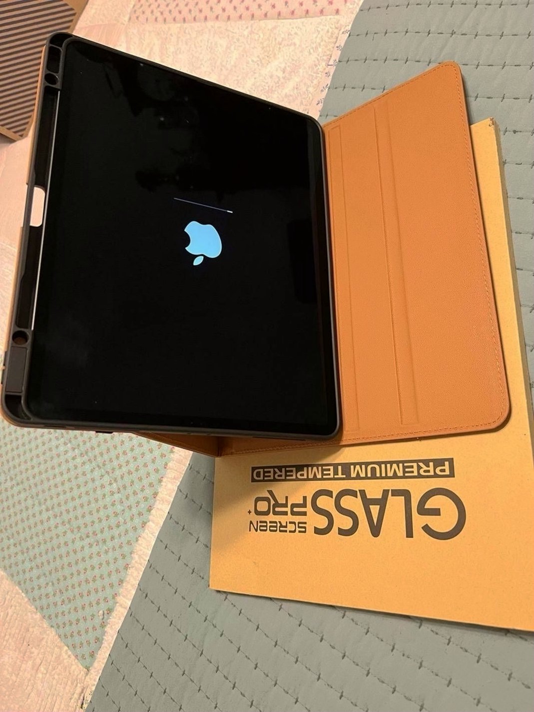 Apple iPad Pro 4th Generation 256GB 12.9-inch Unlocked - Used image 2