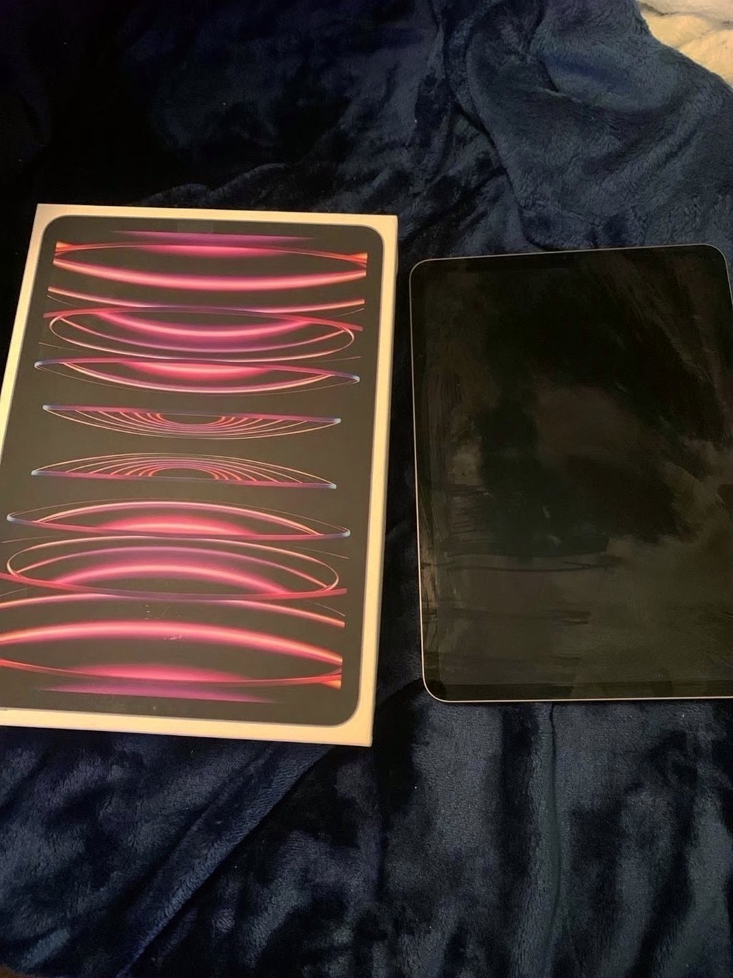 Apple iPad Pro 11 inch 4th Generation 128GB Space Gray Unlocked - Used image 2