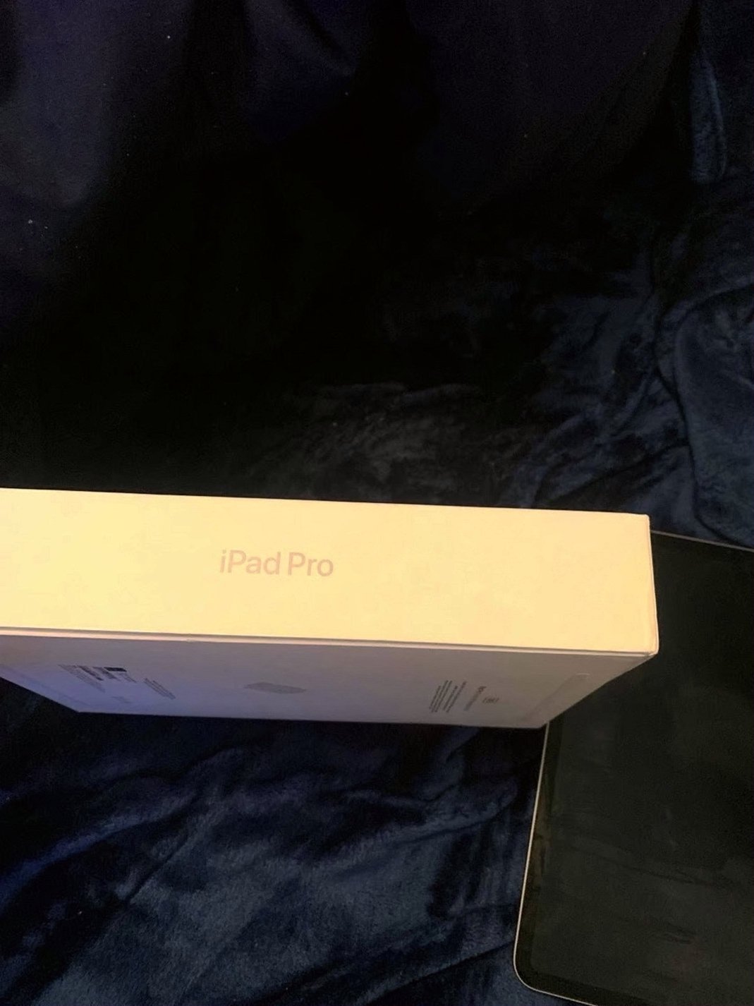 Apple iPad Pro 11 inch 4th Generation 128GB Space Gray Unlocked - Used image 3