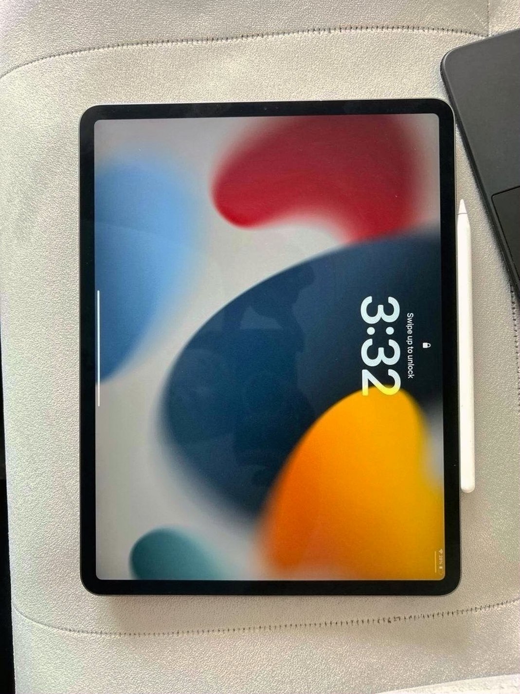 Apple iPad Pro 12.9in 128GB Unlocked Used image 2