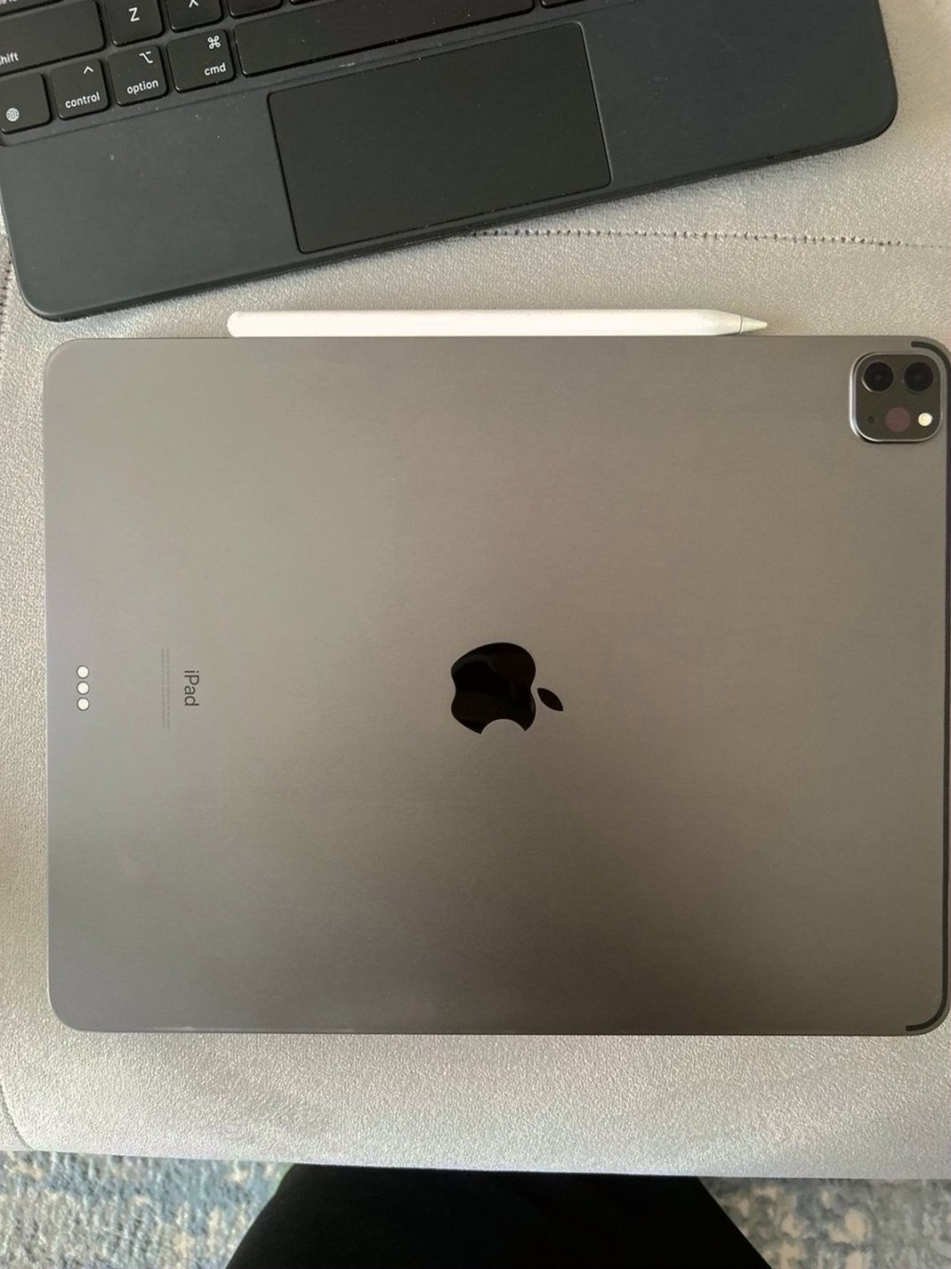 Apple iPad Pro 12.9in 128GB Unlocked Used image 3