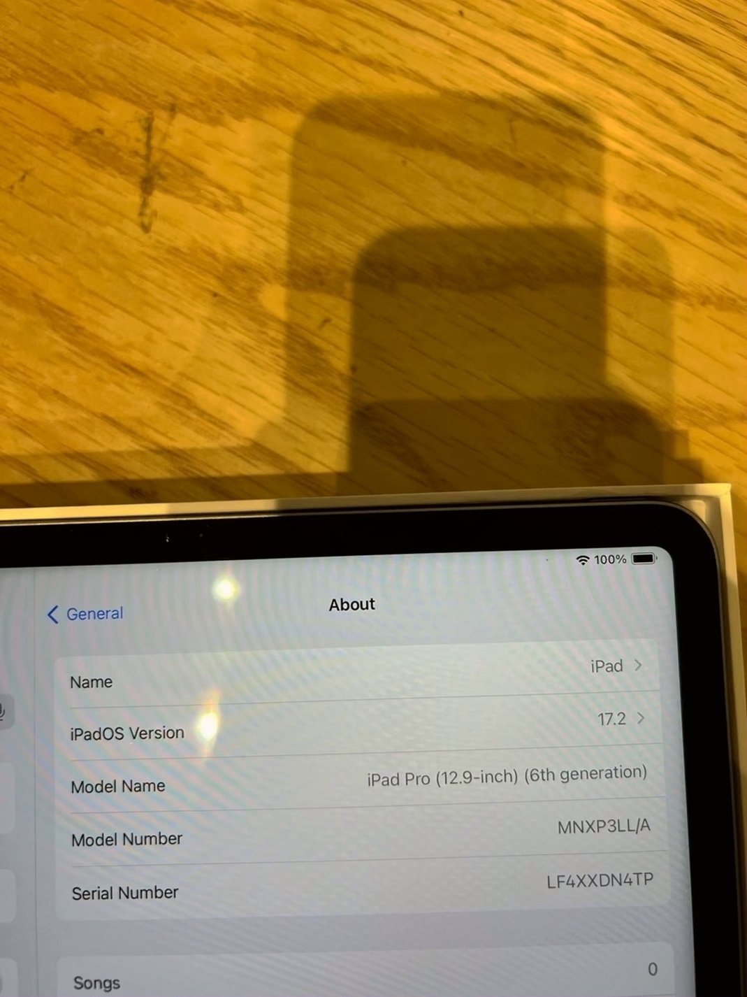 Apple iPad Pro 12.9-inch 6th Gen 256GB Space Gray Unlocked - Used image 2