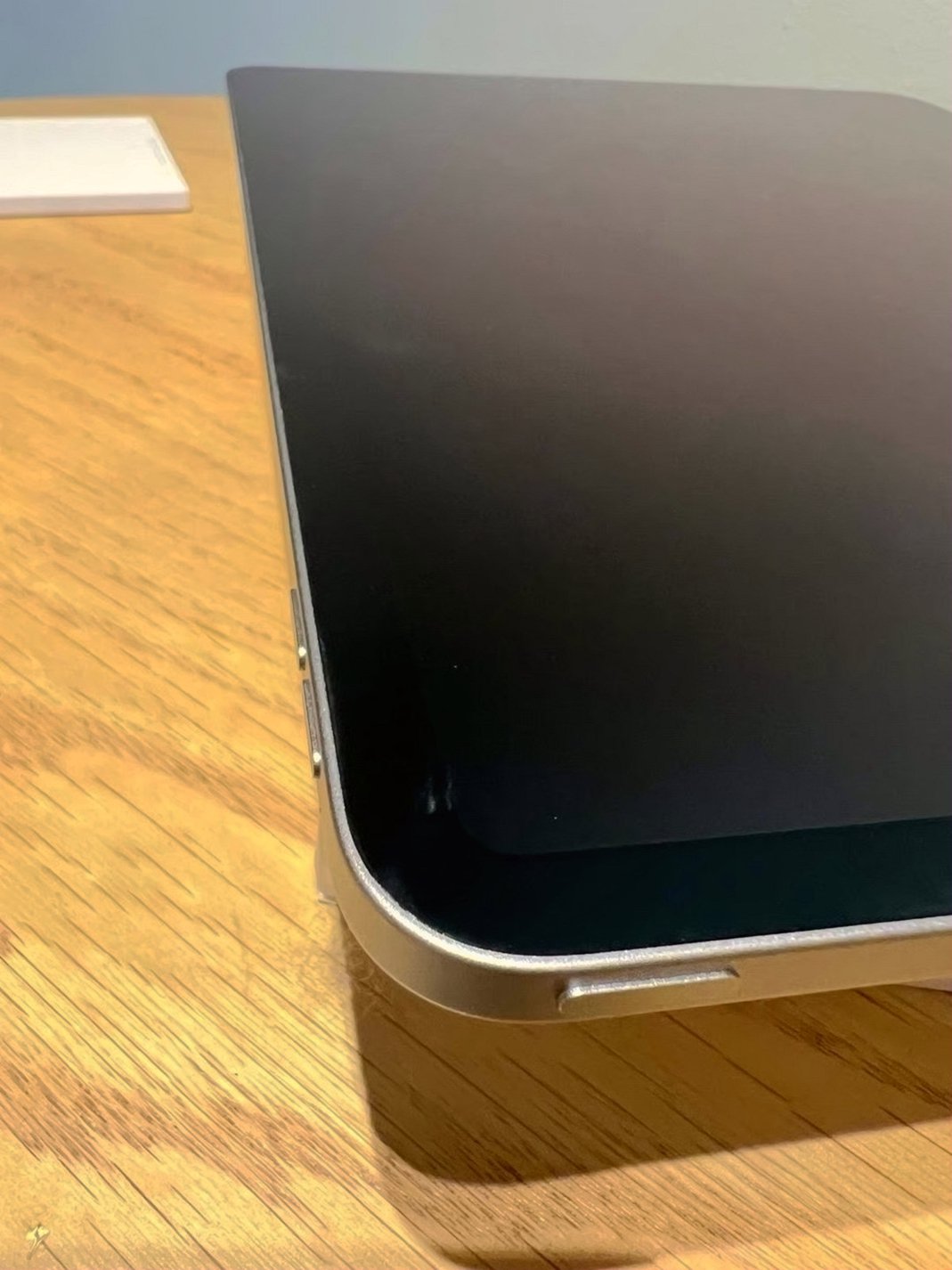 Apple iPad Pro 12.9-inch 6th Gen 256GB Space Gray Unlocked - Used image 3
