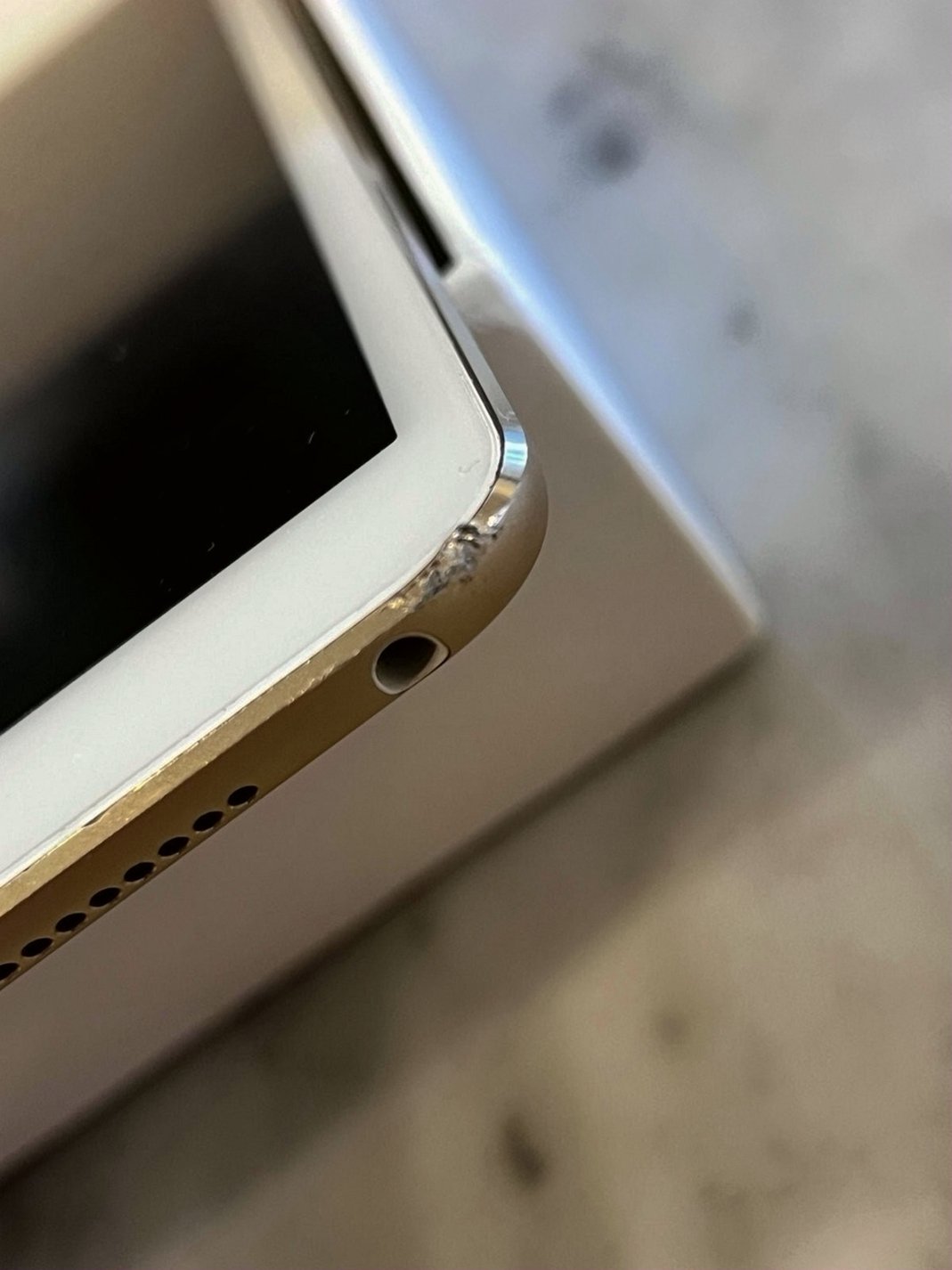 Apple iPad Pro 10.5-inch 512GB Gold Unlocked - Used image 4