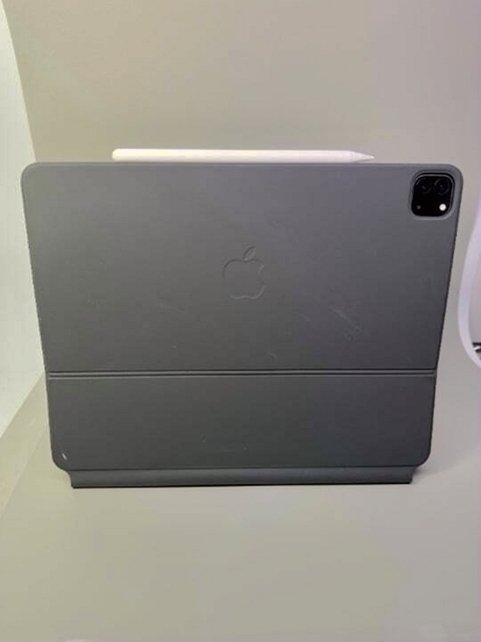 Apple iPad Pro 12.9-inch 512GB Space Gray Unlocked - Used image 2
