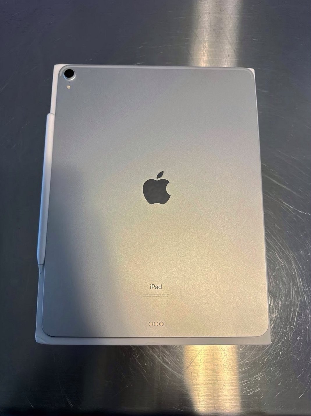 Apple iPad Pro 12.9 512GB Space Gray Unlocked - Used image 2