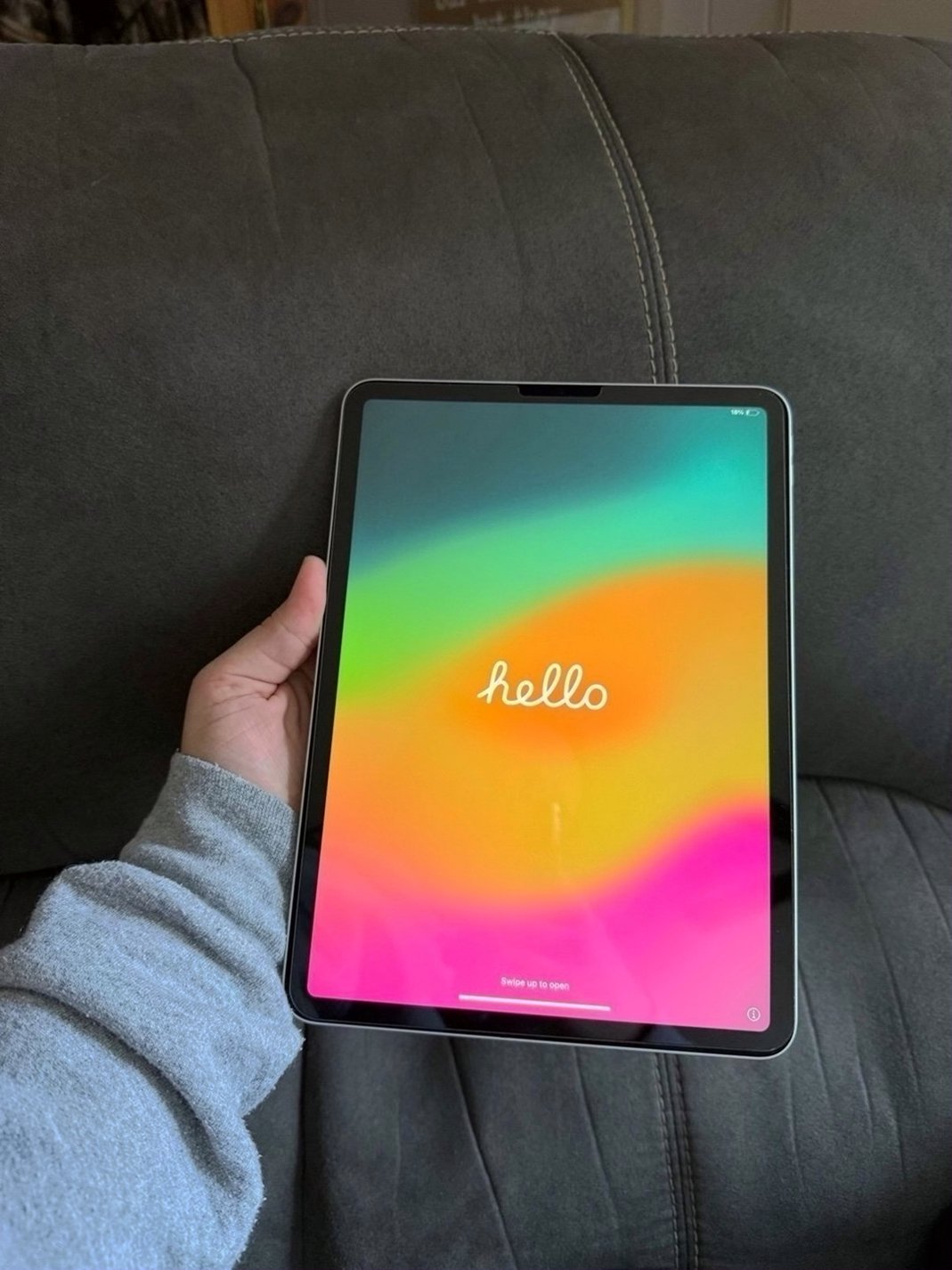 Apple iPad Pro 11in 3rd Generation 256GB Unlocked - Used image 4